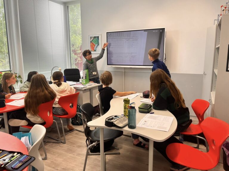 556787892_1380186594111249_5821695165570164065_n