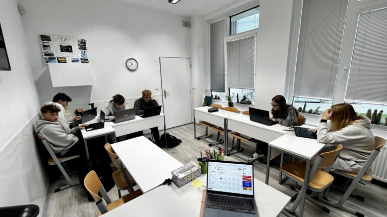 574534324_1410745204388721_7731510682654621414_n